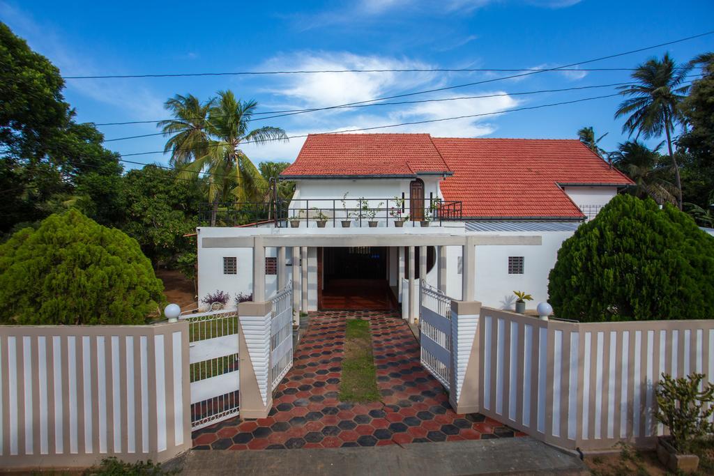 Dayanithi Guest House Jaffna Kültér fotó